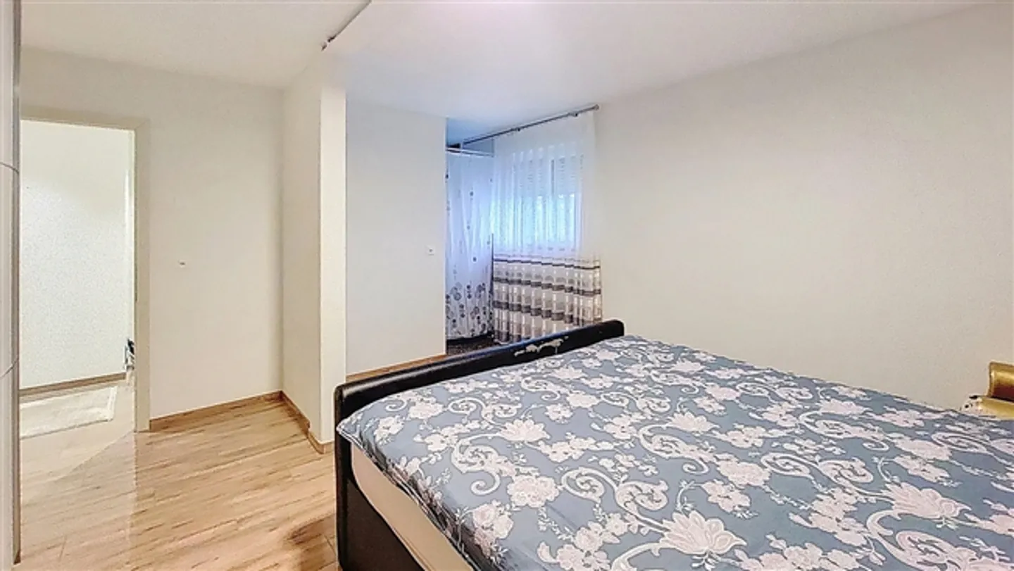 5.5 Room Apartment approx. 136 m2 + Decorative Garden in Châtonnaye FR - Photo 7 of 13