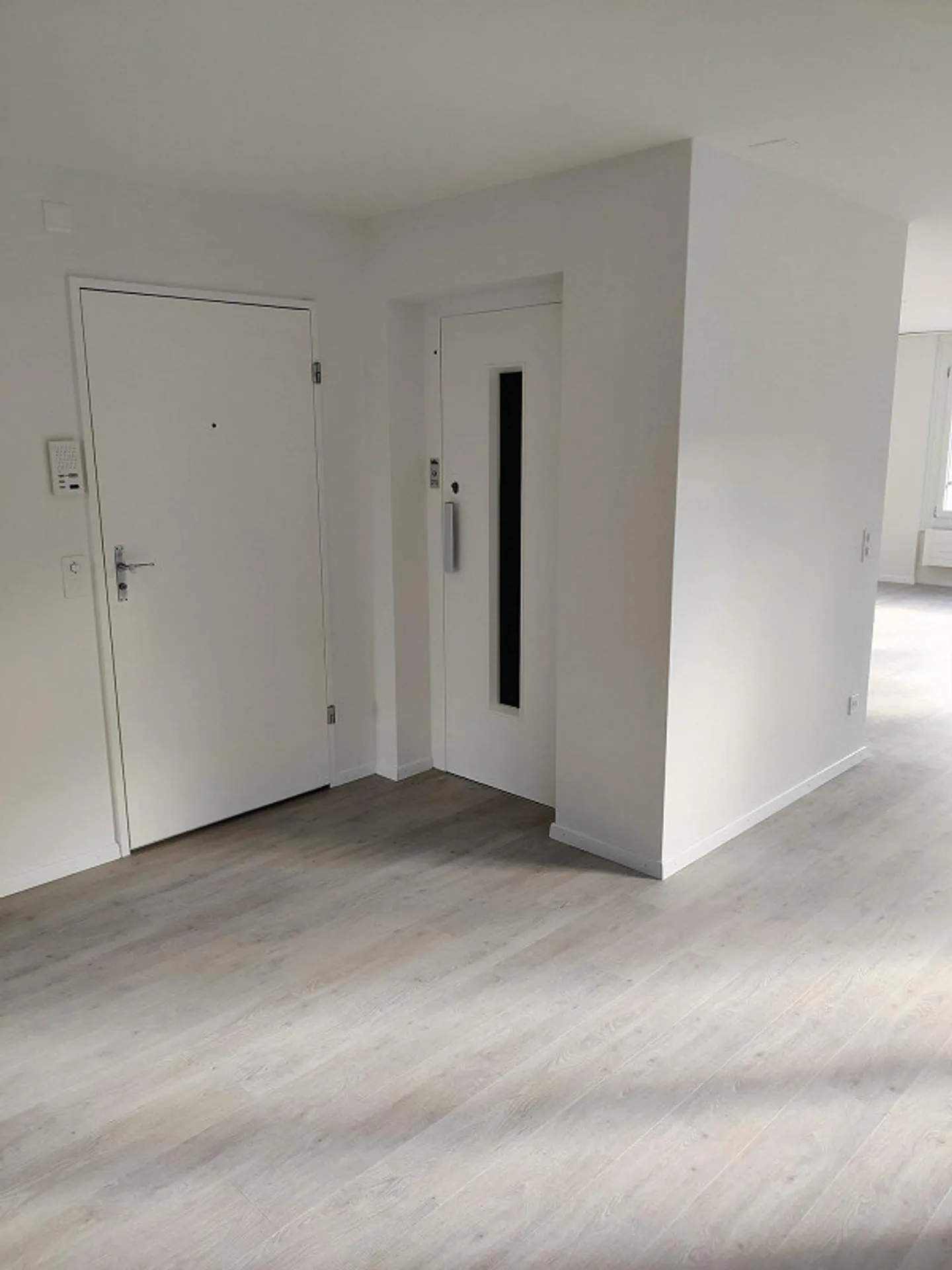 Large 4 1/2-room penthouse apartment with two terraces - Photo 12 of 13