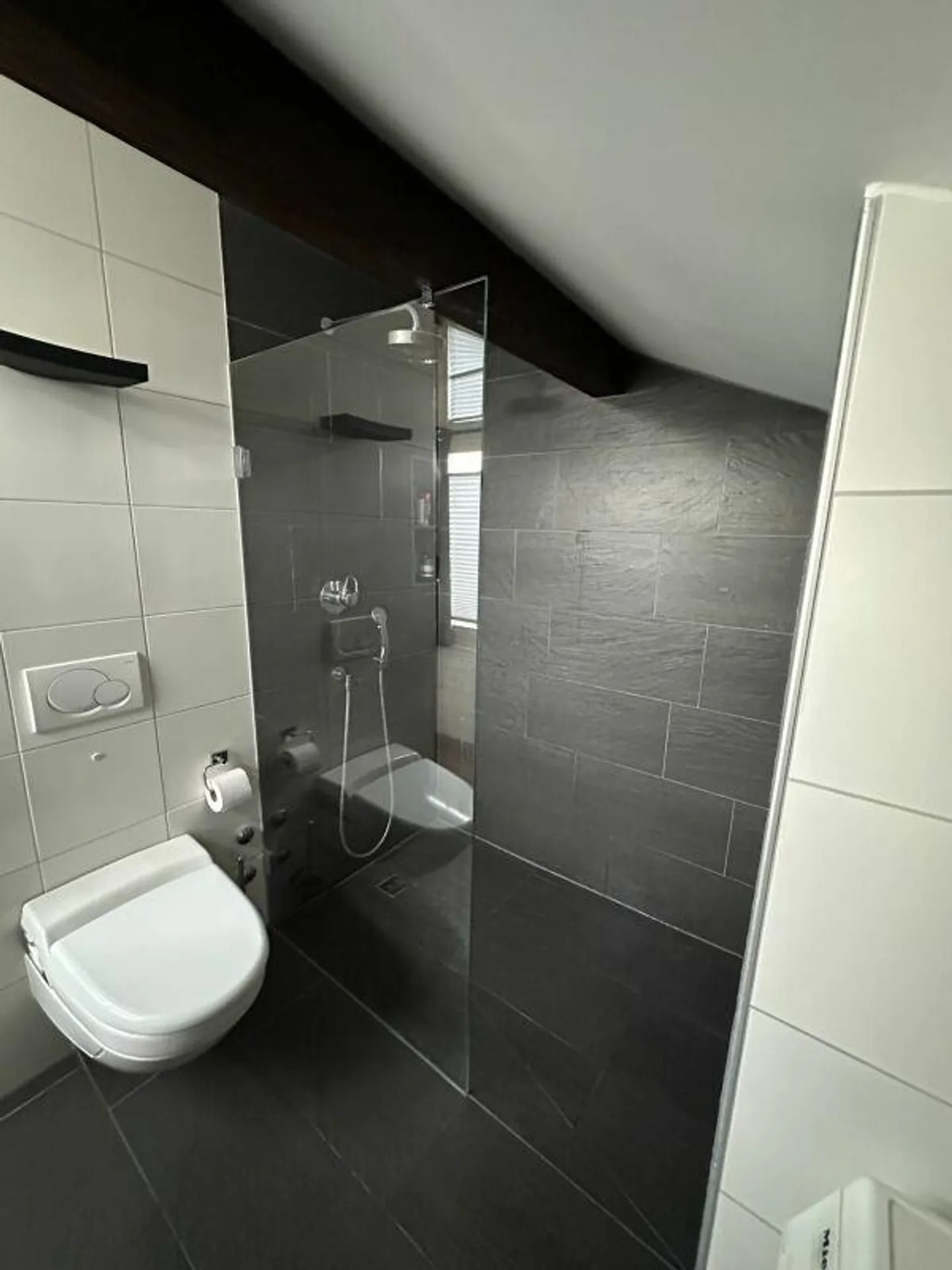 Appartamento attico confortevole di 3,5 stanze - Foto 5 di 11