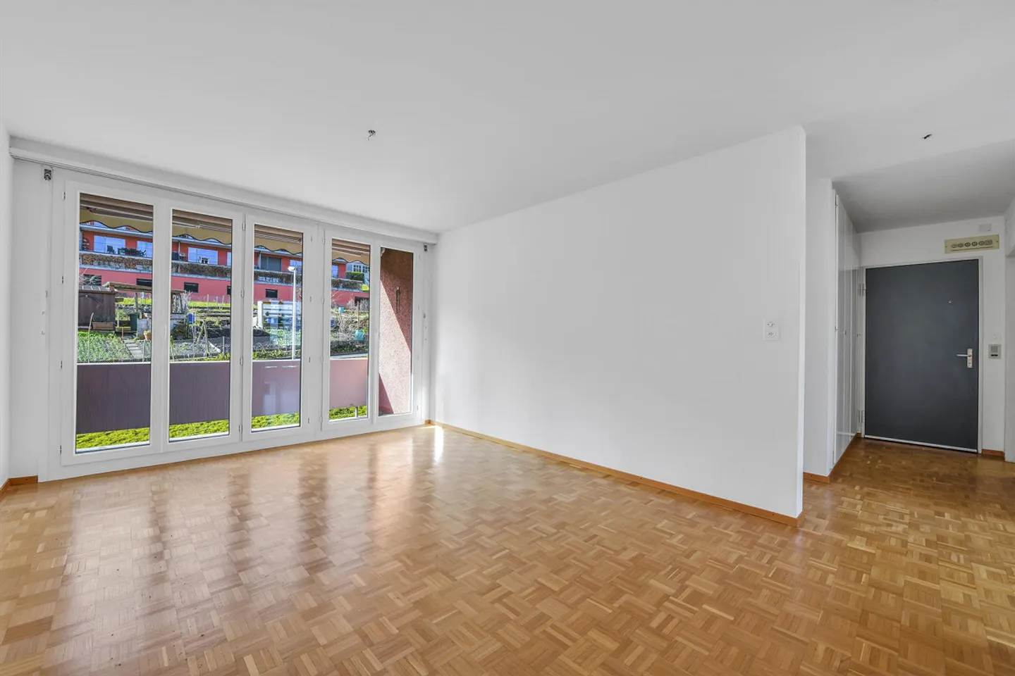 Ideal floor plan, two balconies & fireplace - Photo 4 of 9