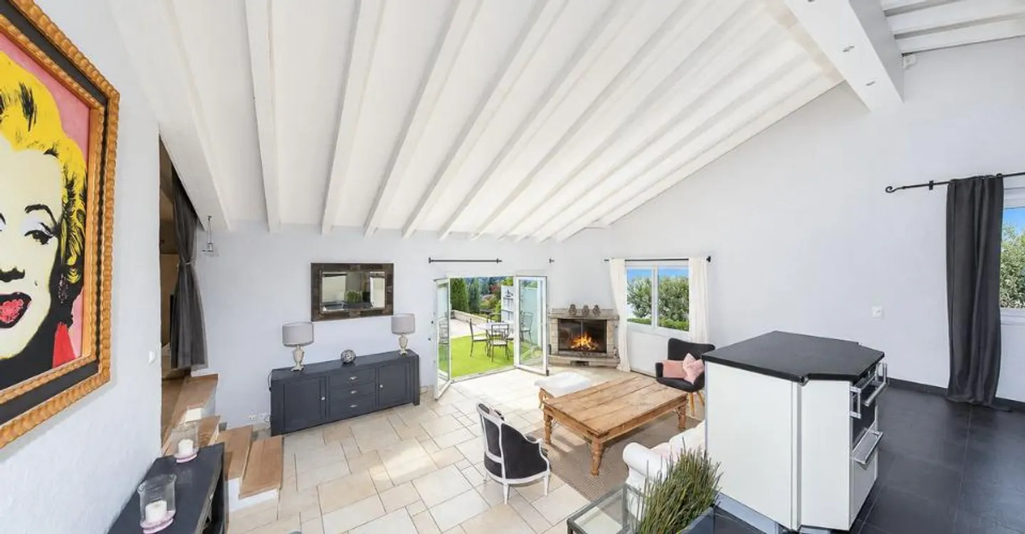 Superb villa with a panoramic view of Lake Geneva, the Alps, and Mont Blanc - Photo 6 of 12