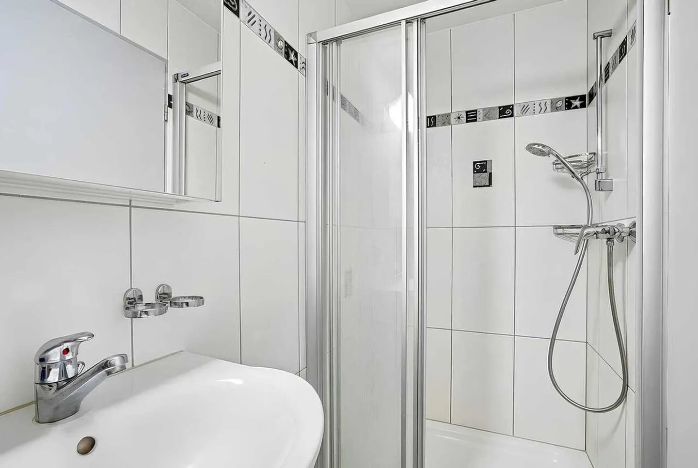 Living with Garden Flair - Photo 8 of 12