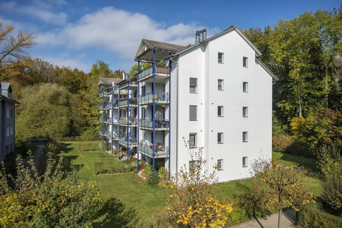 Place de stationnement à louer dans un endroit idéal - Photo 1 sur 1