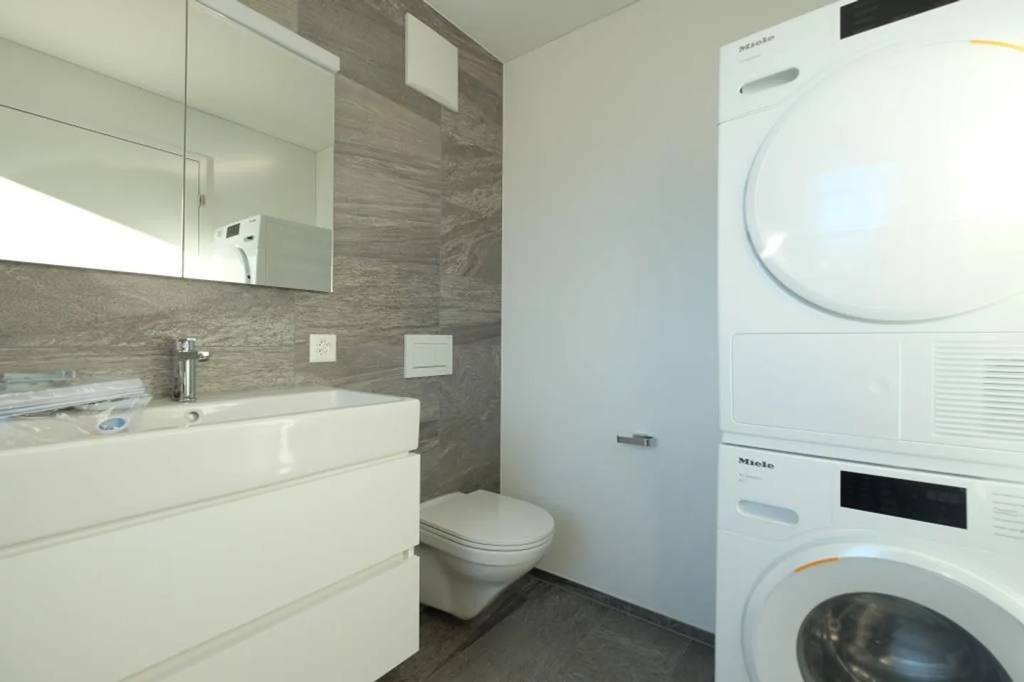 4.5-room apartment on the 2nd floor - Photo 3 of 6