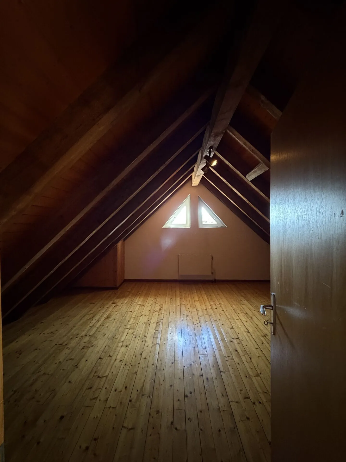 Charmante appartement de toit 3 pièces sur deux étages à Rupperswil - Photo 6 sur 7