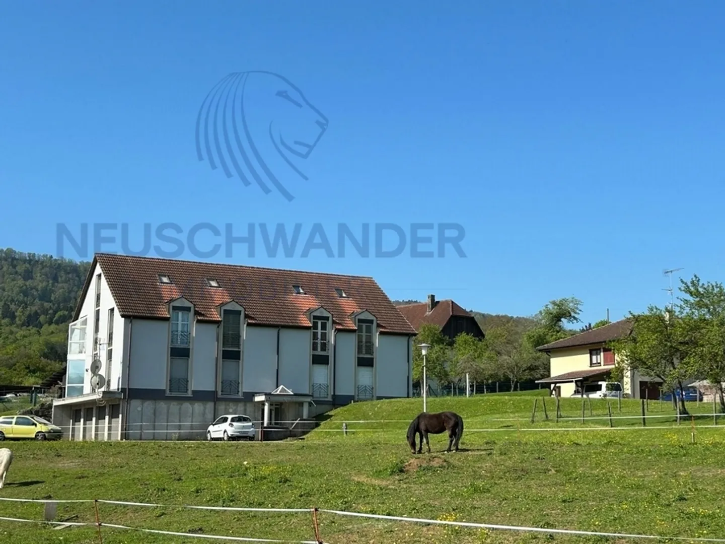 «Appartement de 5,5 pièces,tranquille,lumineux avec vue sur la campagne» - Photo 1 sur 13
