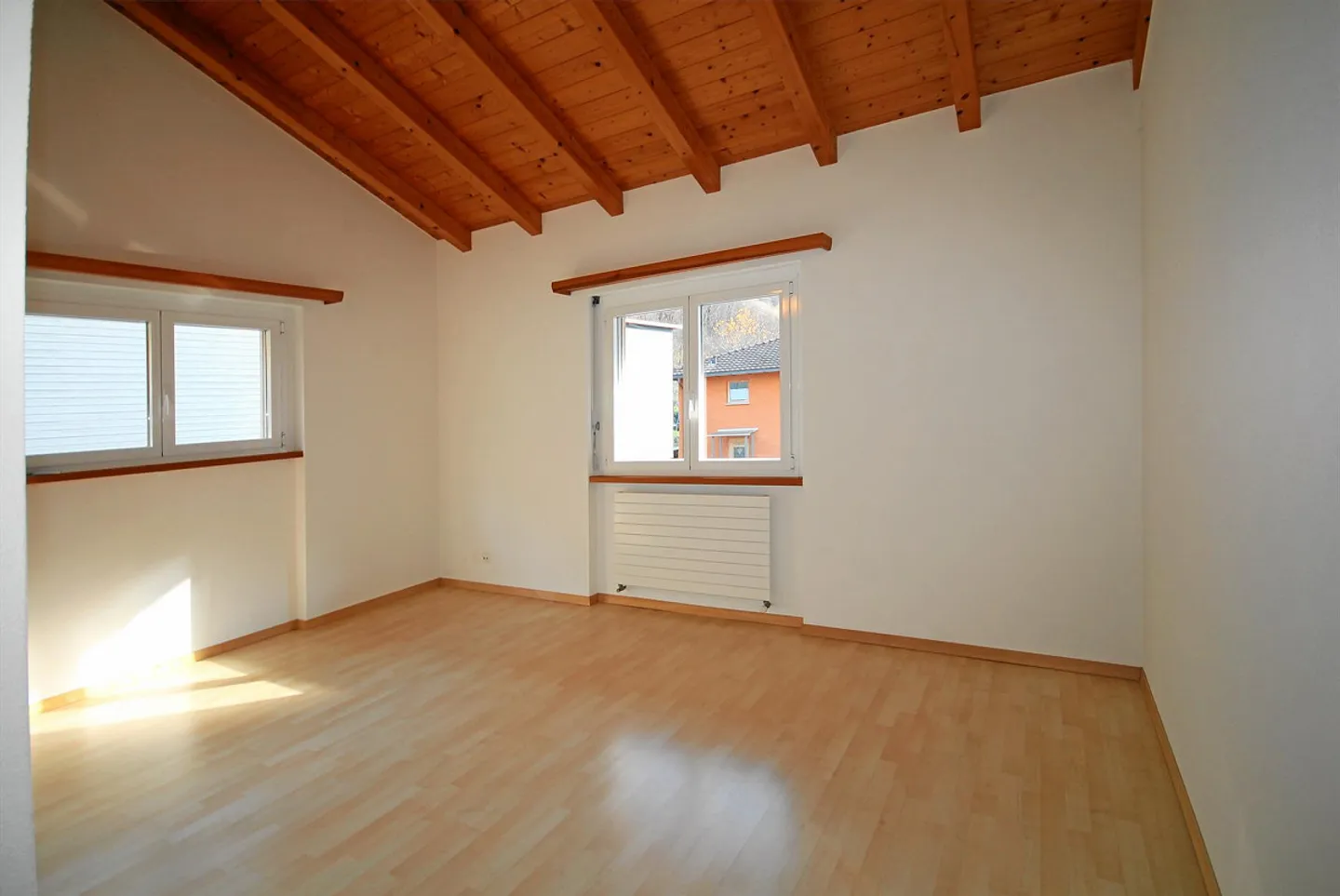 5.5-Room Maisonette Apartment with Attic and Beautiful Mountain View - Photo 11 of 19