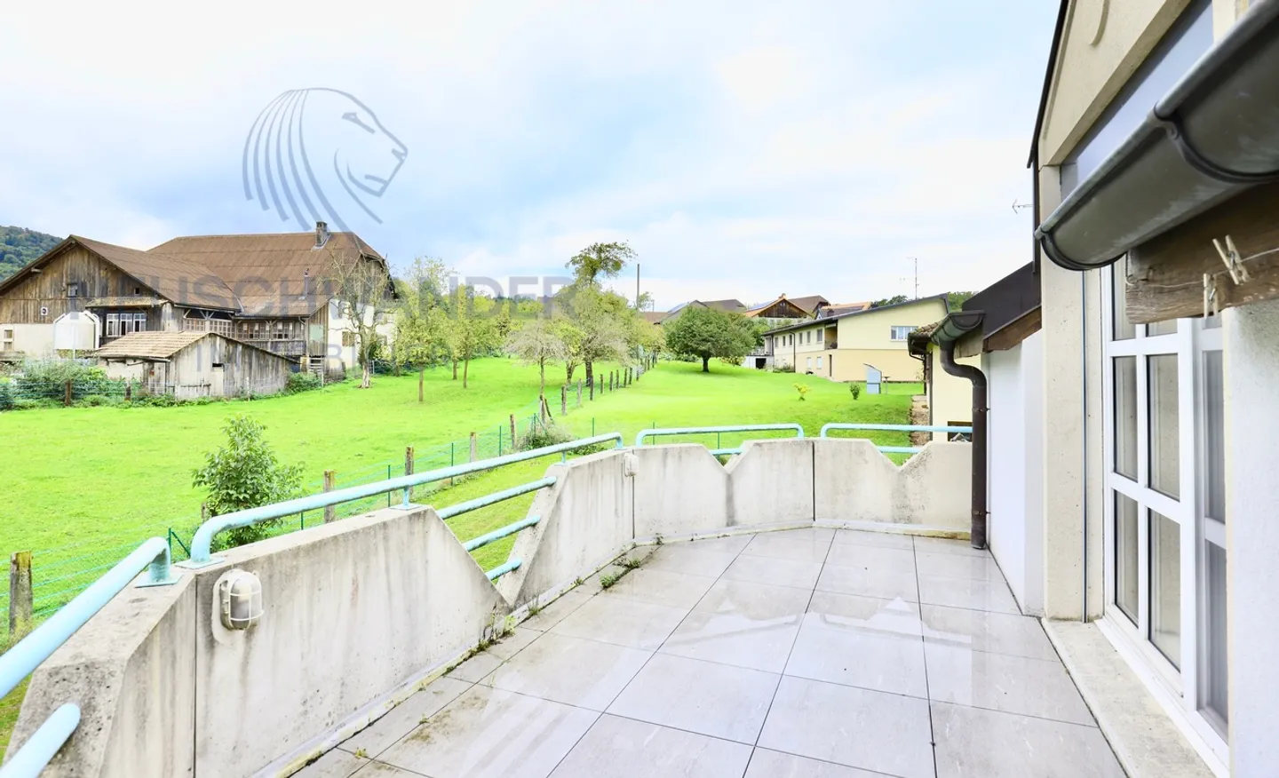 «Appartement de 5,5 pièces,tranquille,lumineux avec vue sur la campagne» - Photo 4 sur 13