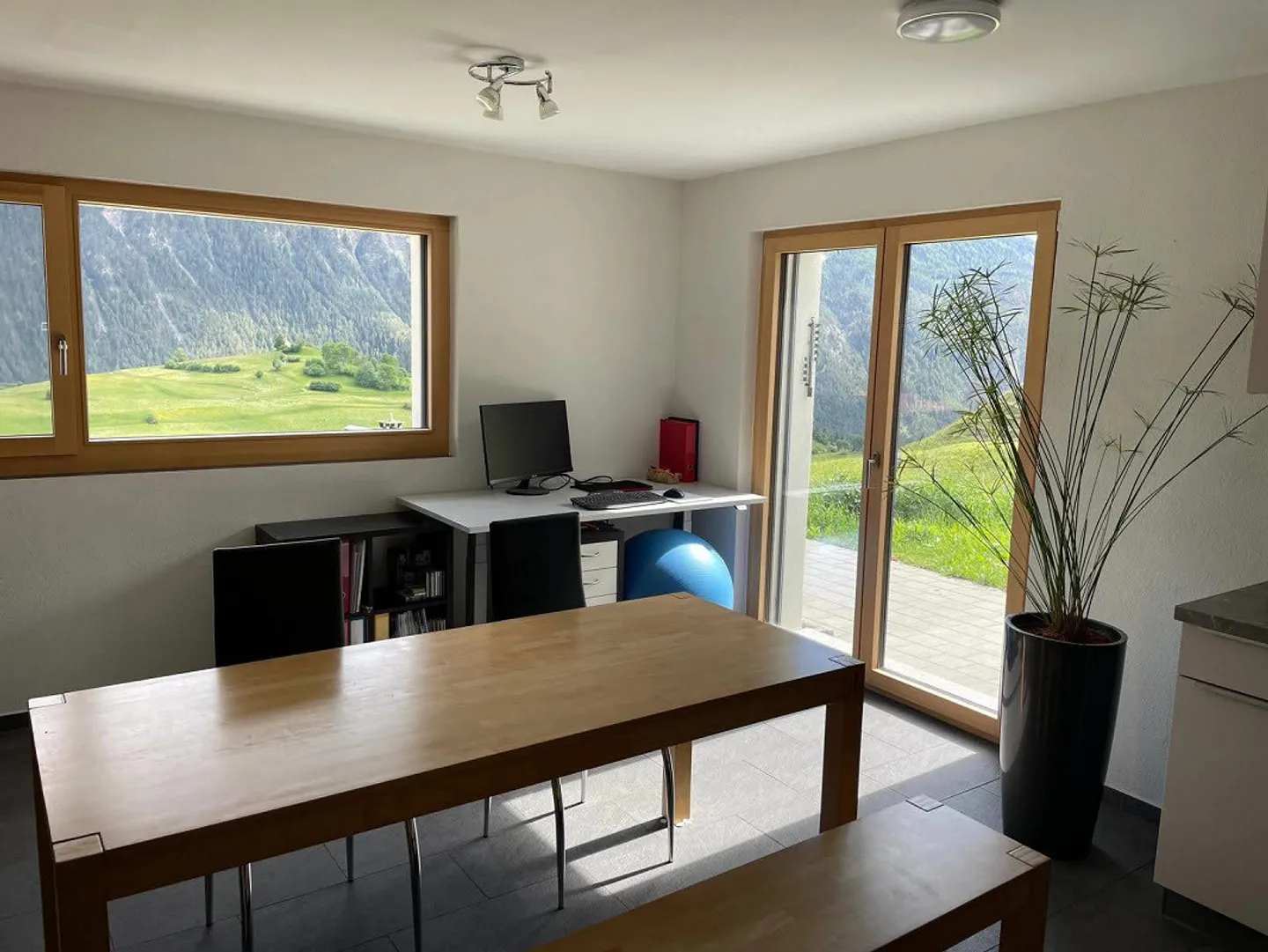 2 Room Apartment in Sunny Location - Photo 5 of 10