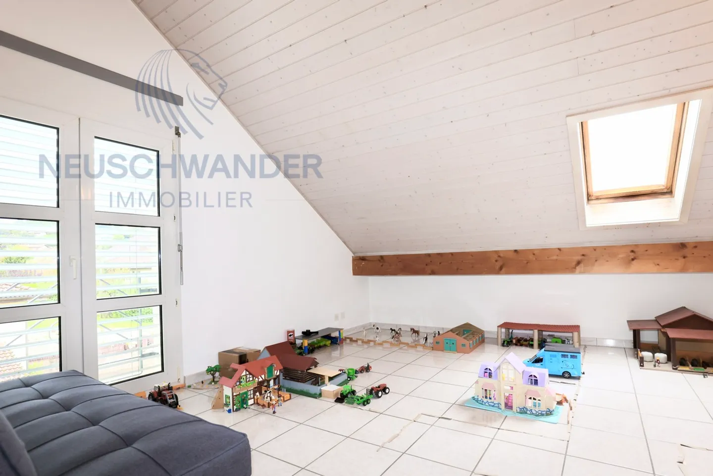 «Appartement de 5,5 pièces,tranquille,lumineux avec vue sur la campagne» - Photo 7 sur 13