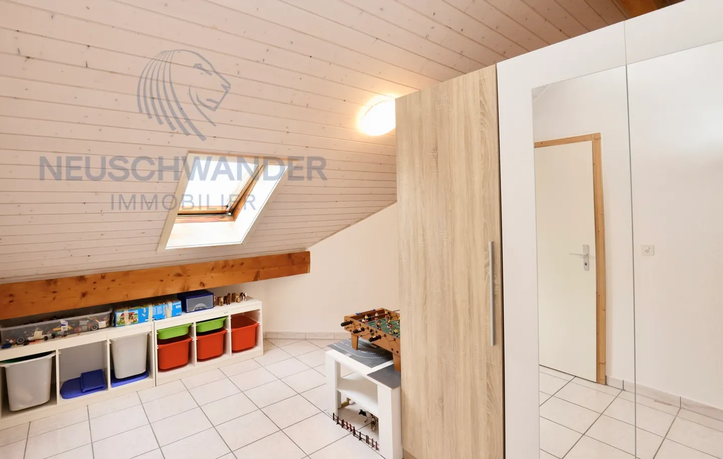 «Appartement de 5,5 pièces,tranquille,lumineux avec vue sur la campagne» - Photo 8 sur 13