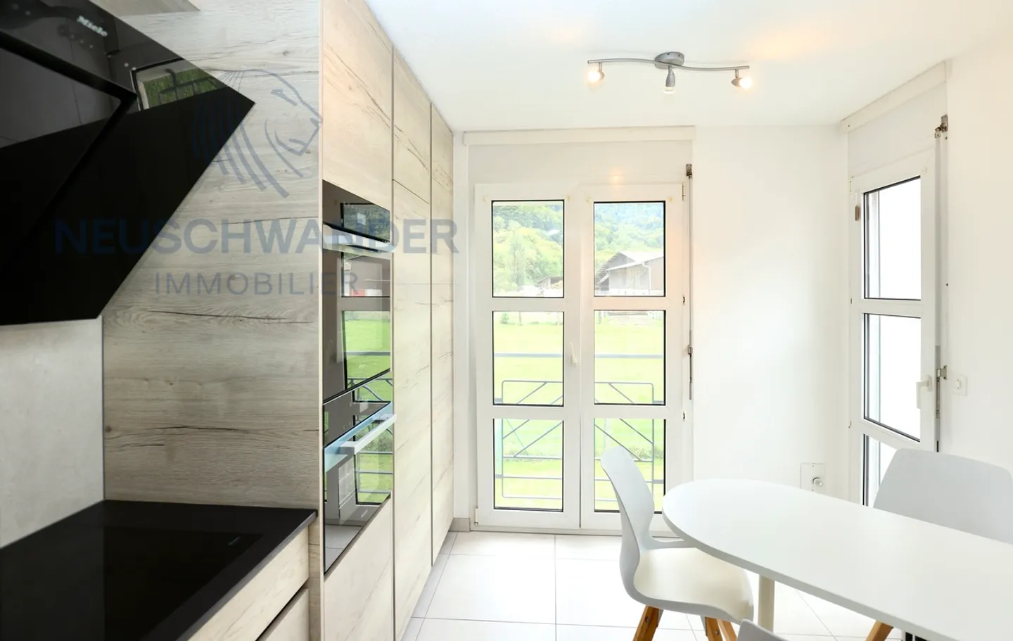 «Appartement de 5,5 pièces,tranquille,lumineux avec vue sur la campagne» - Photo 5 sur 13