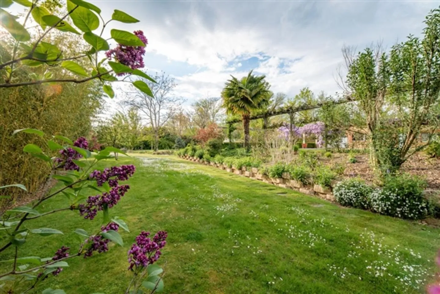 Propriété magnifique dans un parc avec lac, piscine et court de tennis - Photo 5 sur 10
