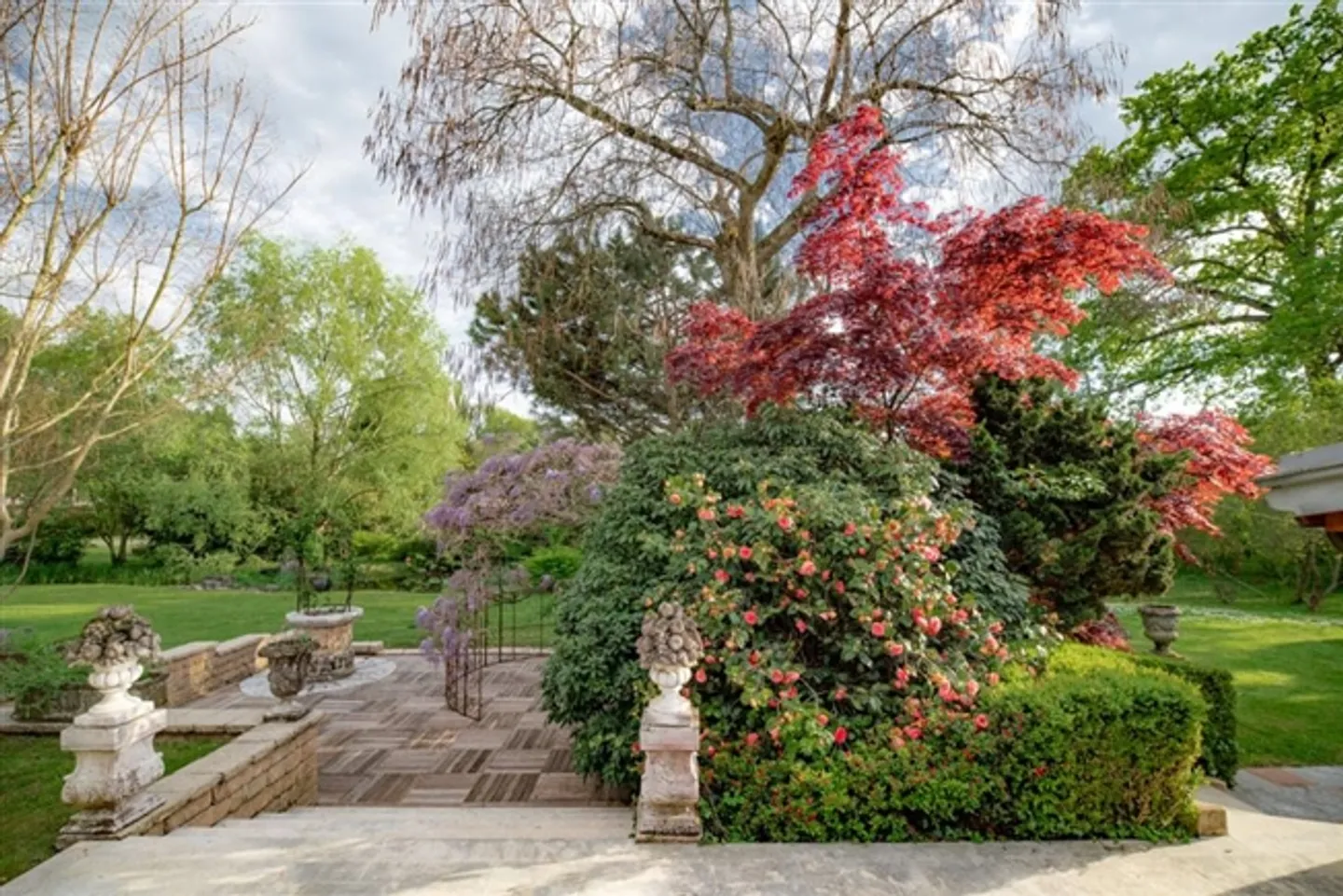 Propriété magnifique dans un parc avec lac, piscine et court de tennis - Photo 6 sur 10