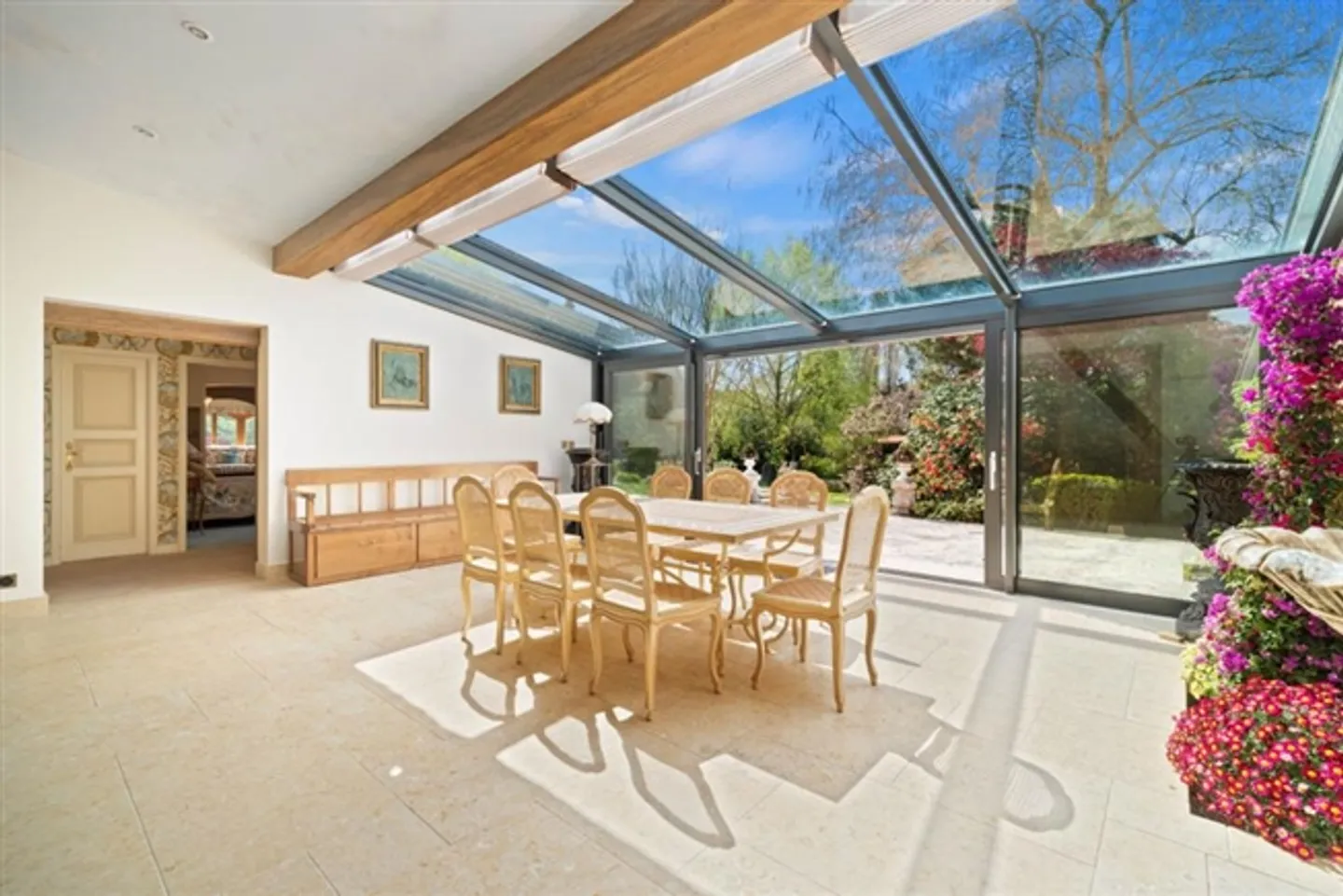 Propriété magnifique dans un parc avec lac, piscine et court de tennis - Photo 8 sur 10