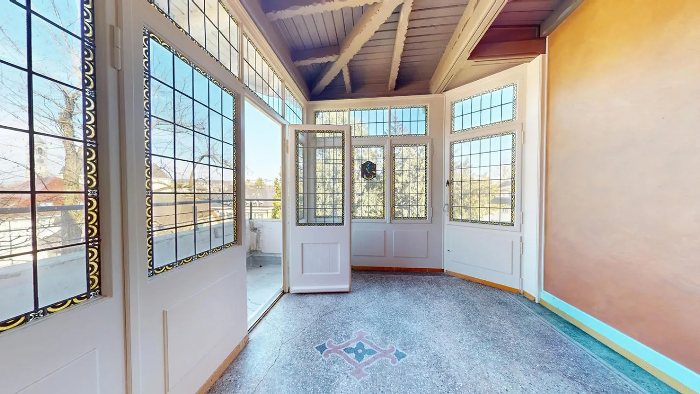 Exclusive 5.5-room apartment in a sought-after location in District 2 - Photo 4 of 8