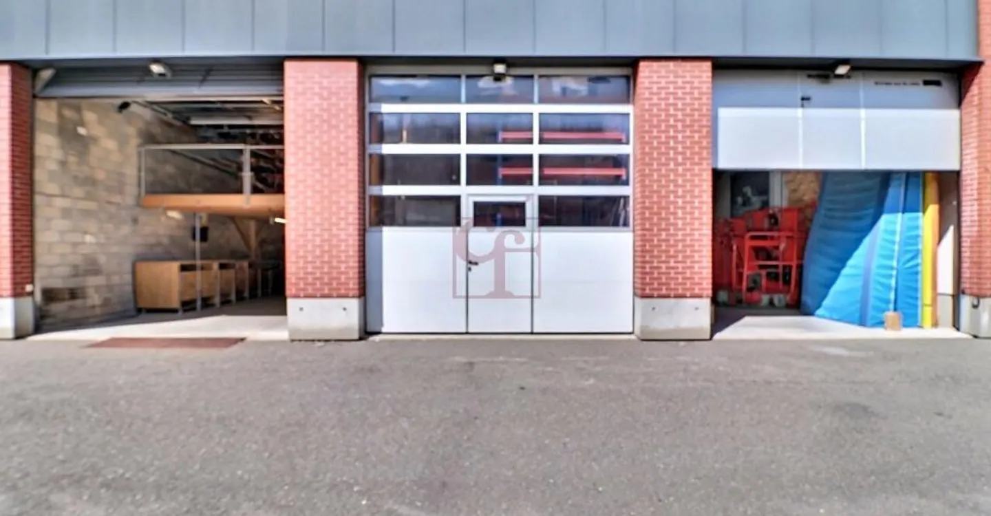 For rent - Commercial space (workshop, storage, and office) of 400 m² - Photo 1 of 8