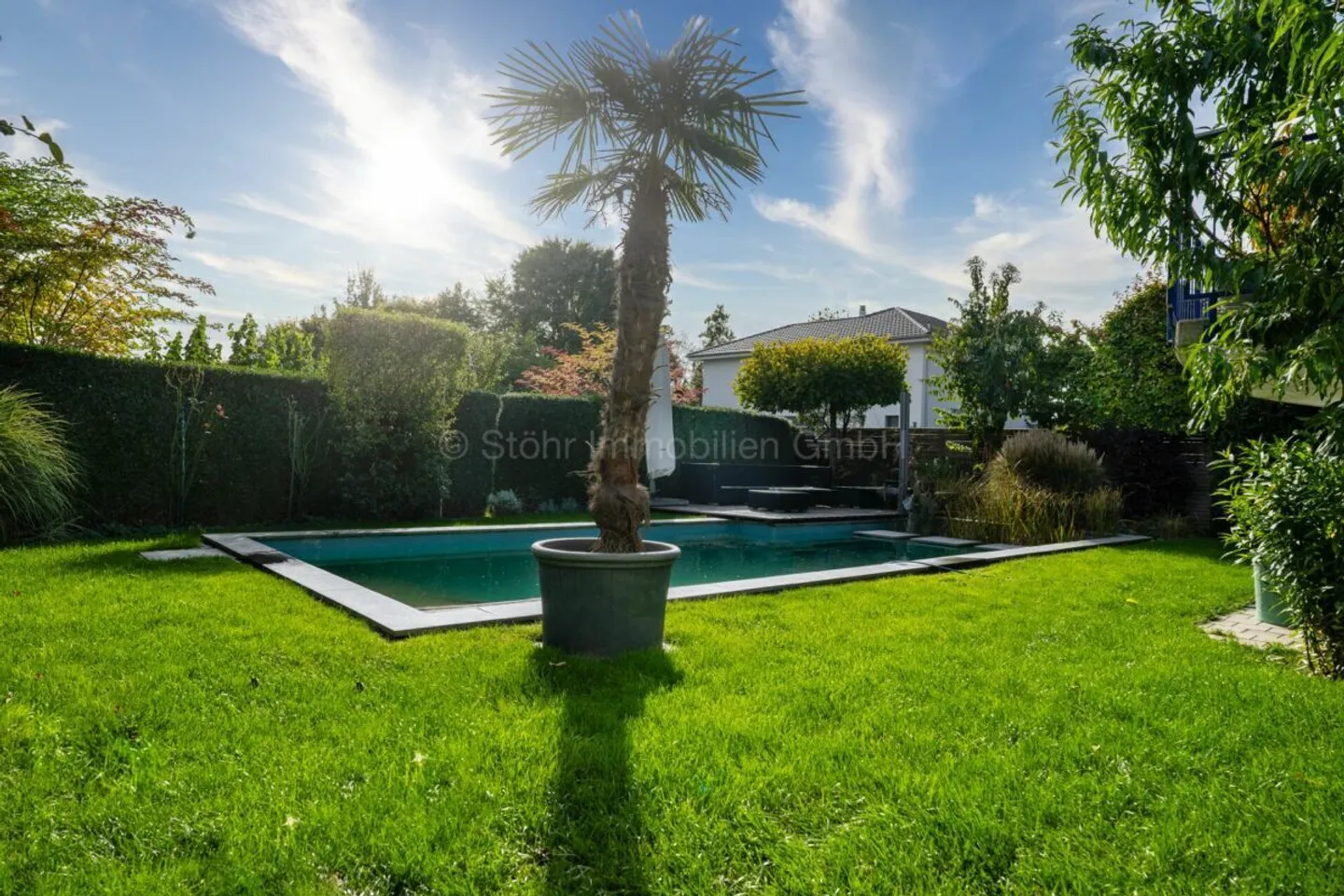 Maison individuelle exclusive de 5,5 pièces avec piscine - Indépendante et confortable - Photo 2 sur 23