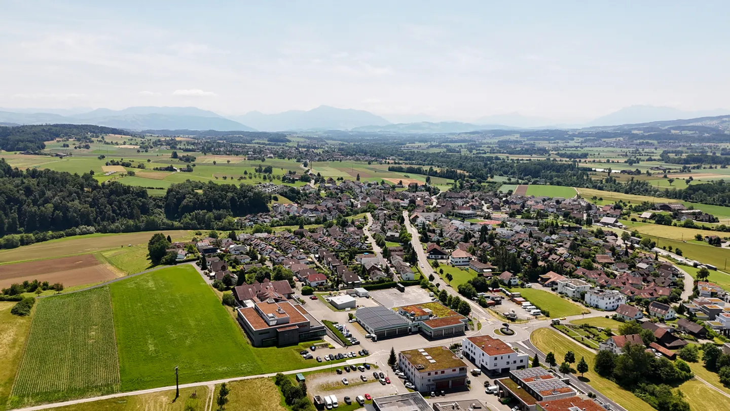 Opportunità di investimento esclusiva: proprietà redditizia a Jonen (AG) - Foto 2 di 15