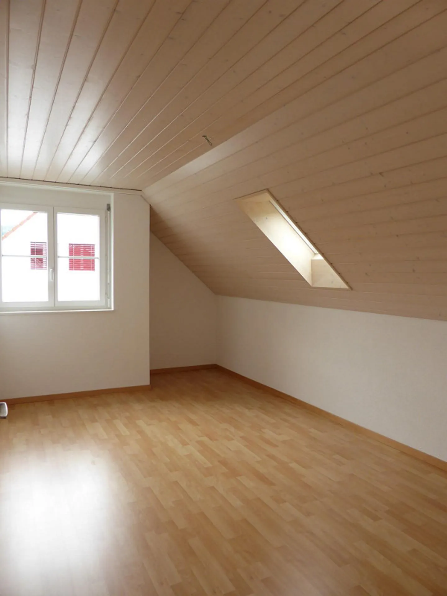 Spacious 6.5-room maisonette apartment in Zeiningen - Photo 8 of 13