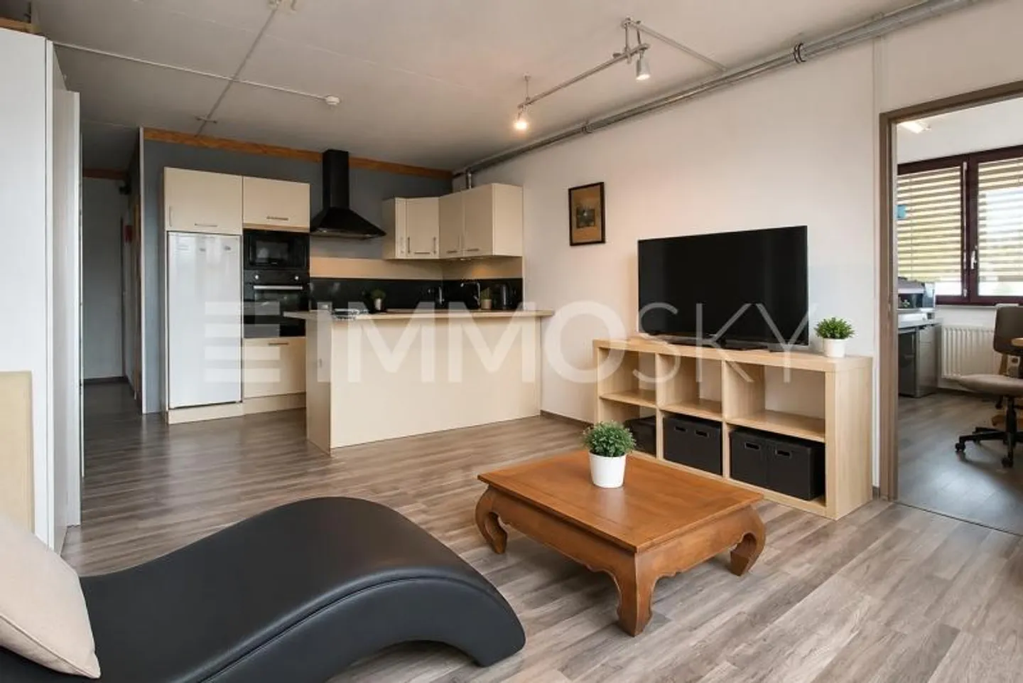 150m2 de surface commerciale en duplex à Nyon - Foto 4 von 5