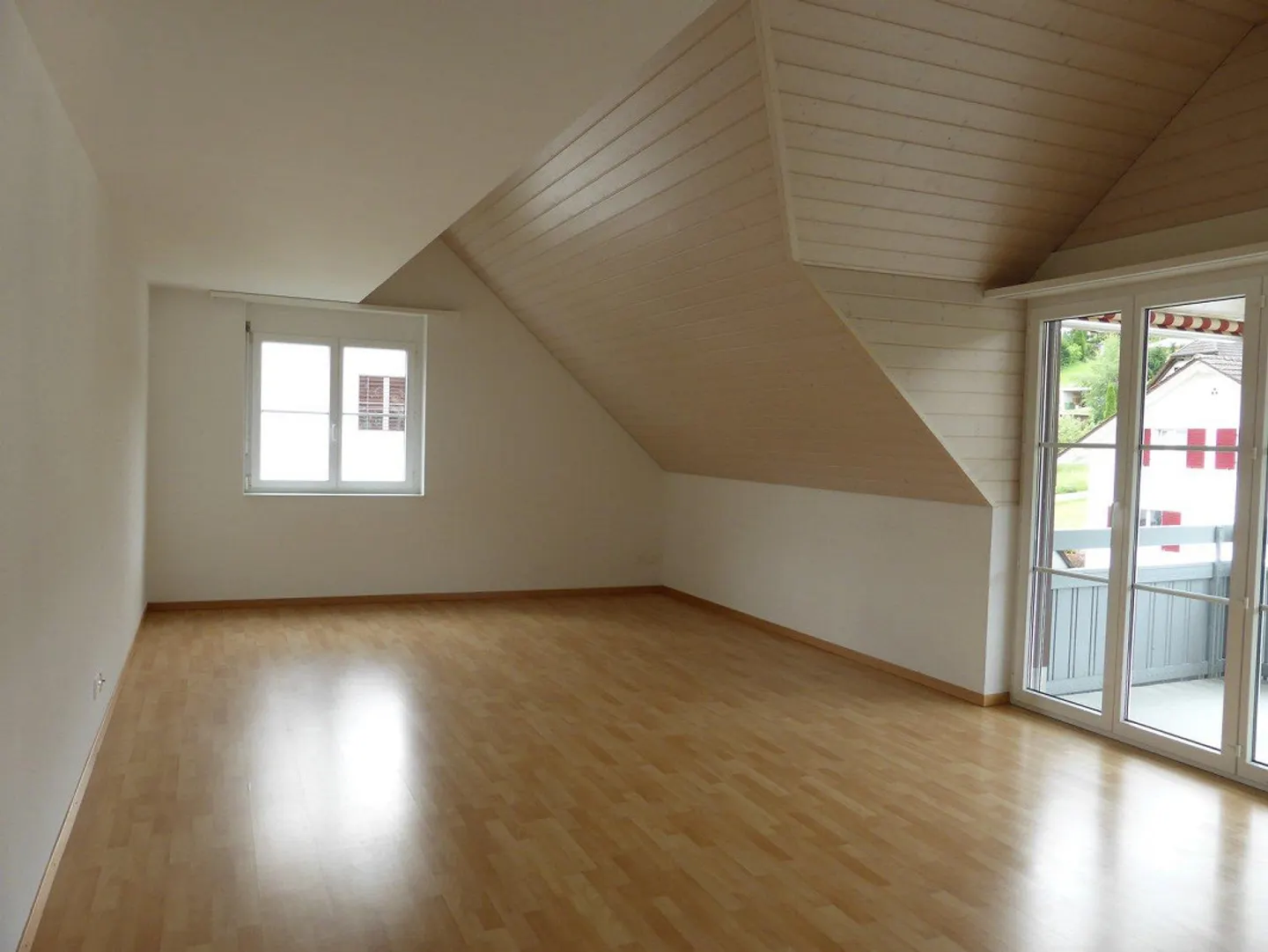 Spacious 6.5-room maisonette apartment in Zeiningen - Photo 5 of 13