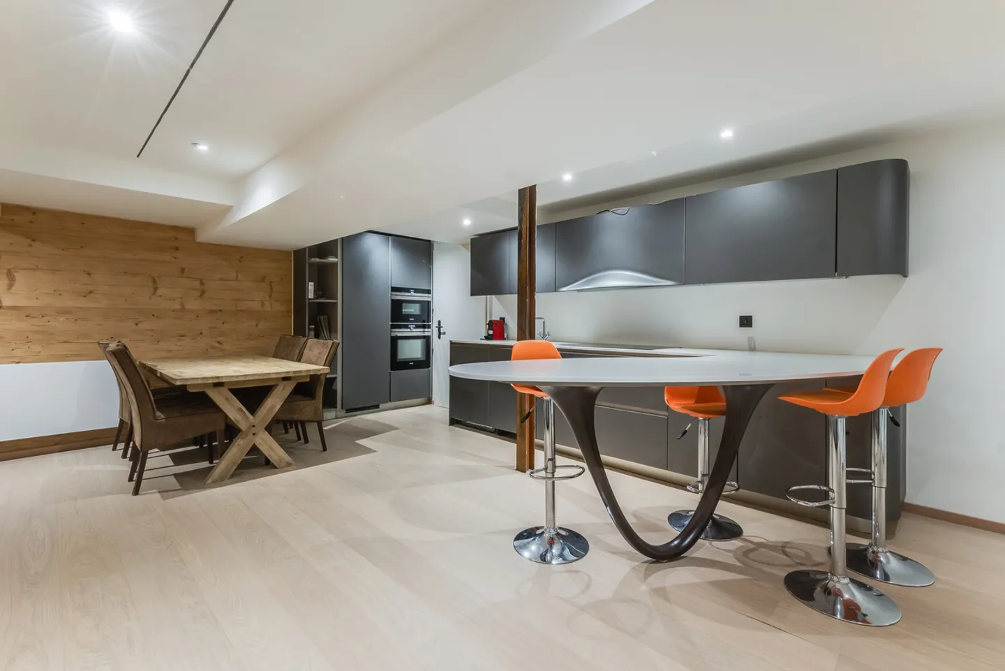 OPPORTUNITÀ DI INVESTIMENTO - SPAZIO RISTRUTTURATO E AFFITTATO - ESCLUSIVO - Foto 11 di 13