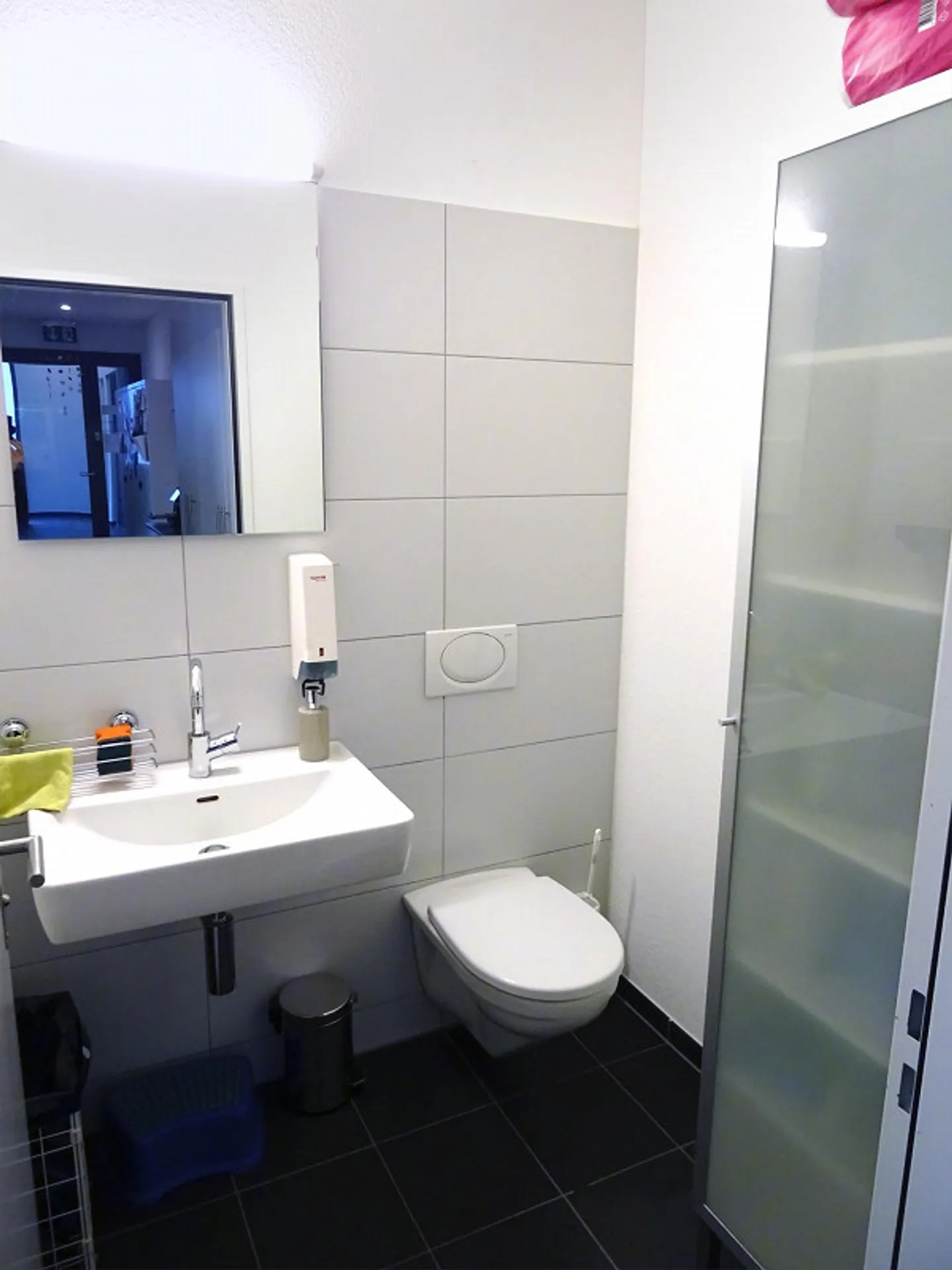 Espace commercial/bureau flexible directement au raccordement autoroutier - Photo 5 sur 8