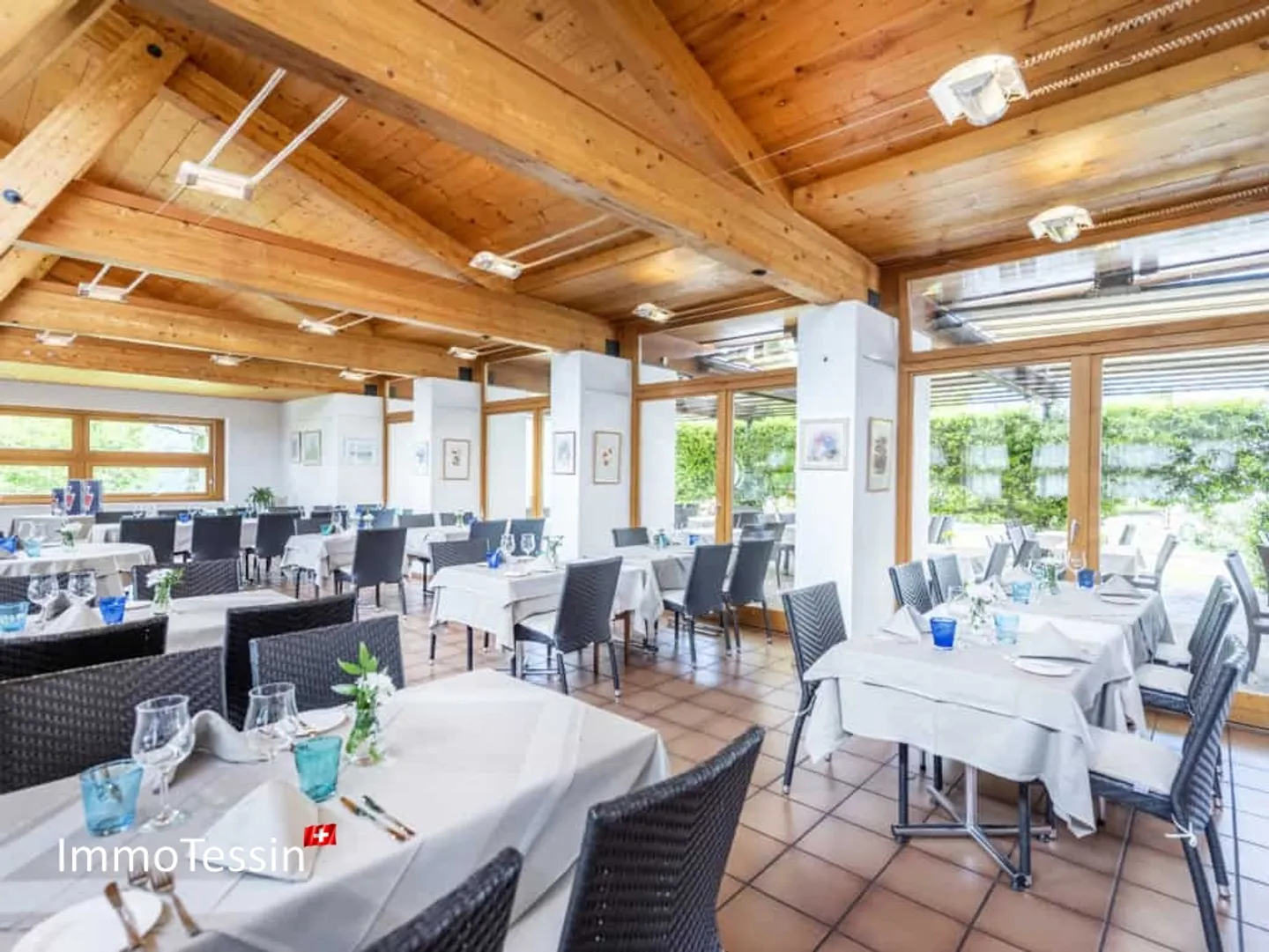 EINMALIGE GELEGENHEIT: Hotel mit 33 Zimmer & Feriendorf mit 20 Bungalows auf 100`000 m2 inmitten eines Naturparadieses - Foto 5 von 13