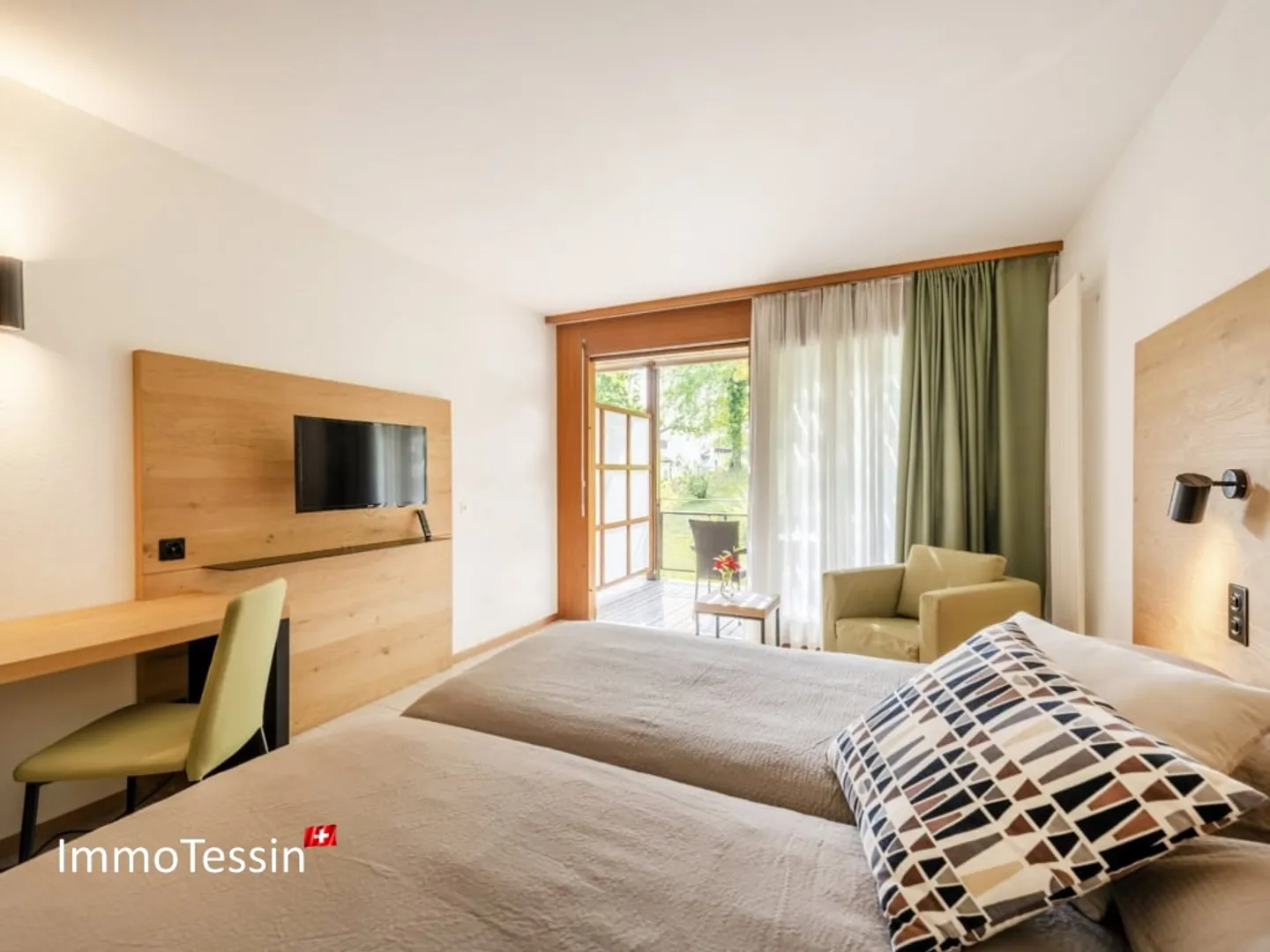 EINMALIGE GELEGENHEIT: Hotel mit 33 Zimmer & Feriendorf mit 20 Bungalows auf 100`000 m2 inmitten eines Naturparadieses - Foto 11 von 13