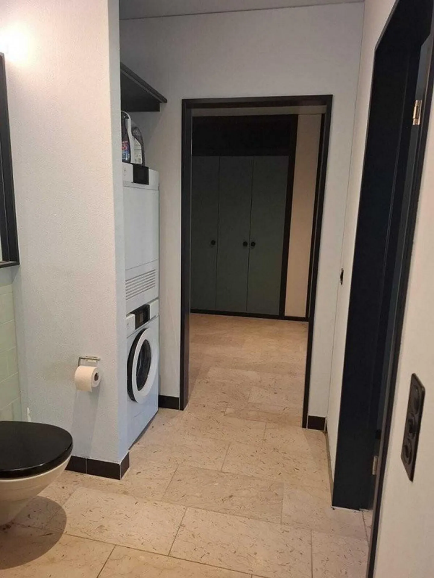 Modern 2.5-room apartment in a central location in Kloten - Photo 2 of 5