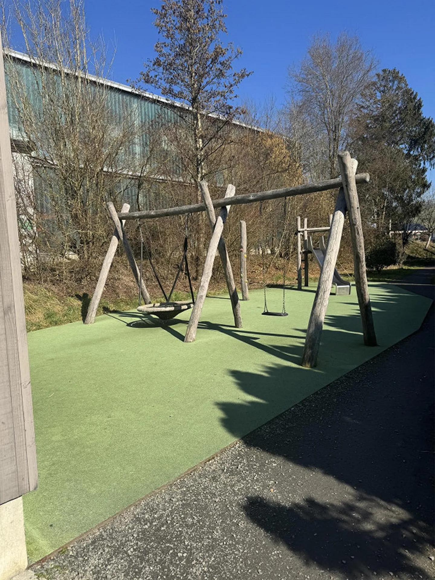 Near the lake | Everything you need - Photo 10 of 11