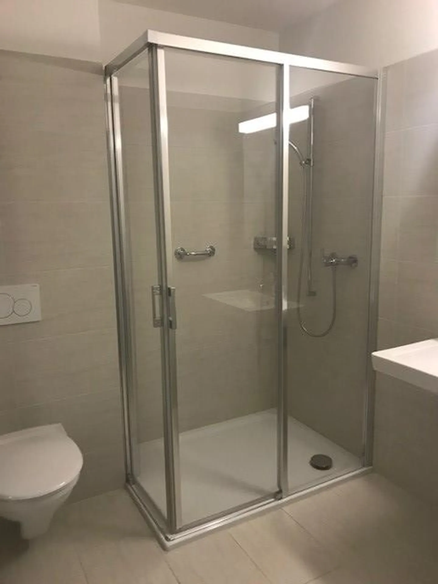 Appartamento moderno di 4,5 stanze a Lufingen - Foto 7 di 13