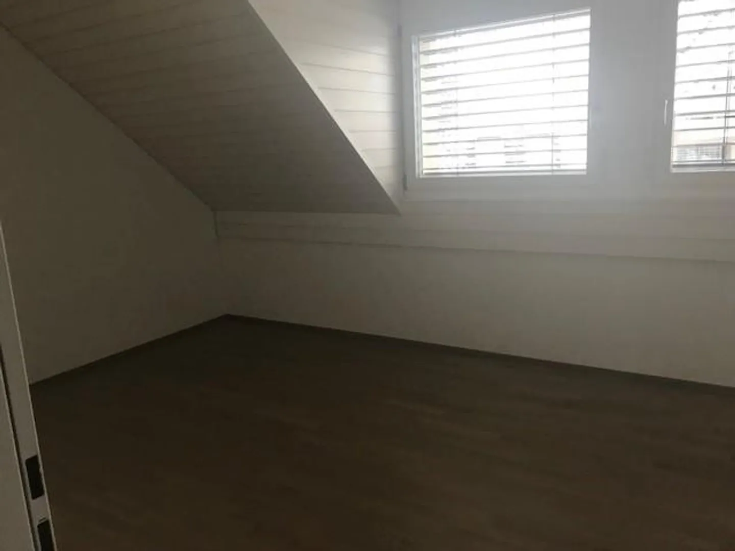 Appartamento moderno di 4,5 stanze a Lufingen - Foto 12 di 13