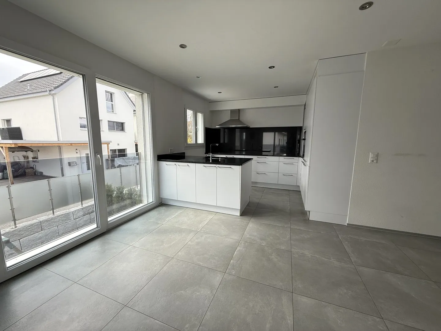 4,5-Zimmer-Wohnung im 1. Stock - Foto 3 von 13