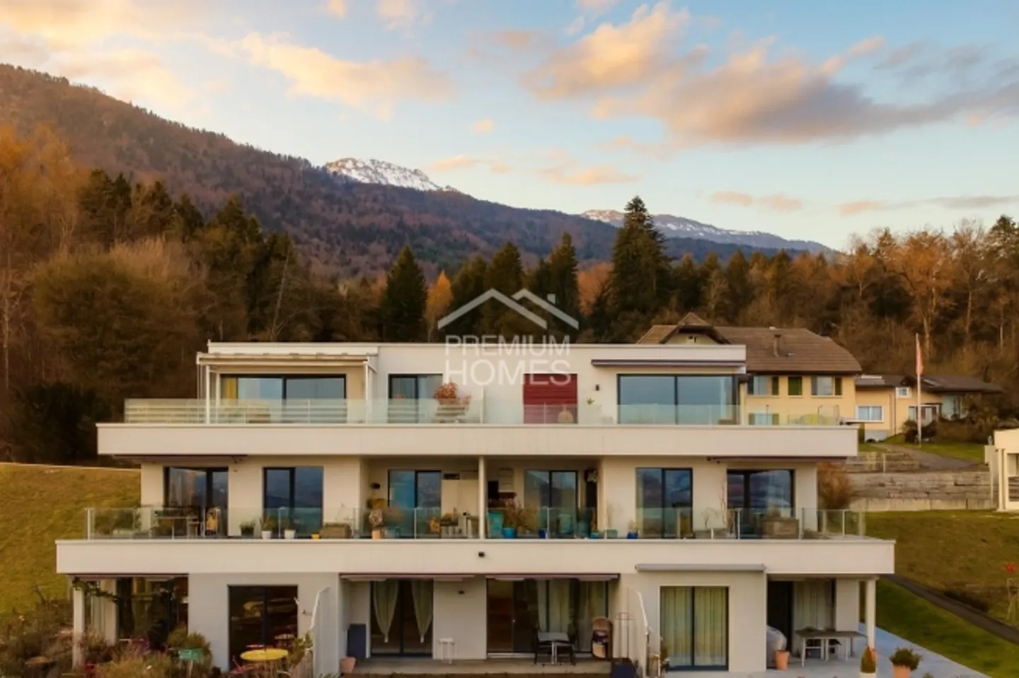 Casa moderna con panorama alpino - Foto 1 di 5