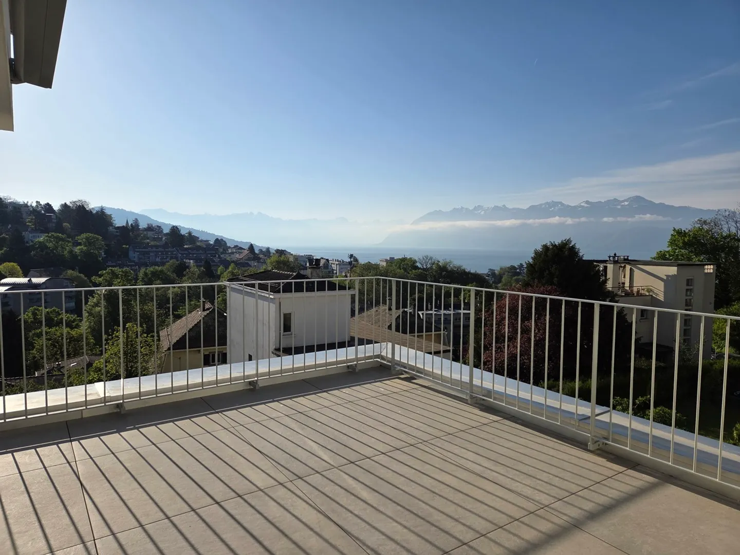 Appartamento con 3,5 stanze completamente ristrutturato - Foto 1 di 8