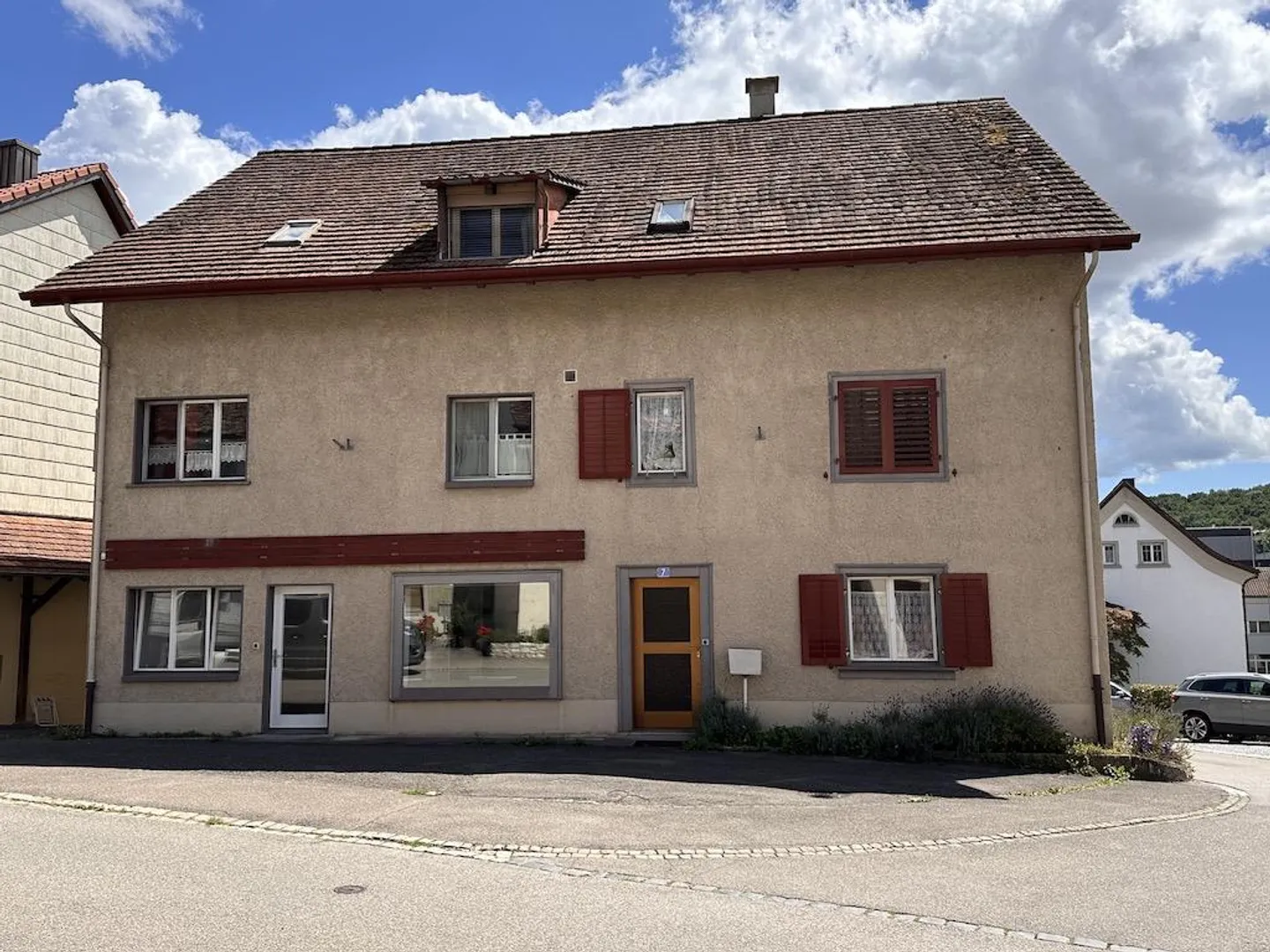 Wohn- und Geschäftshaus mit Ausbaumöglichkeit - Foto 2 von 7