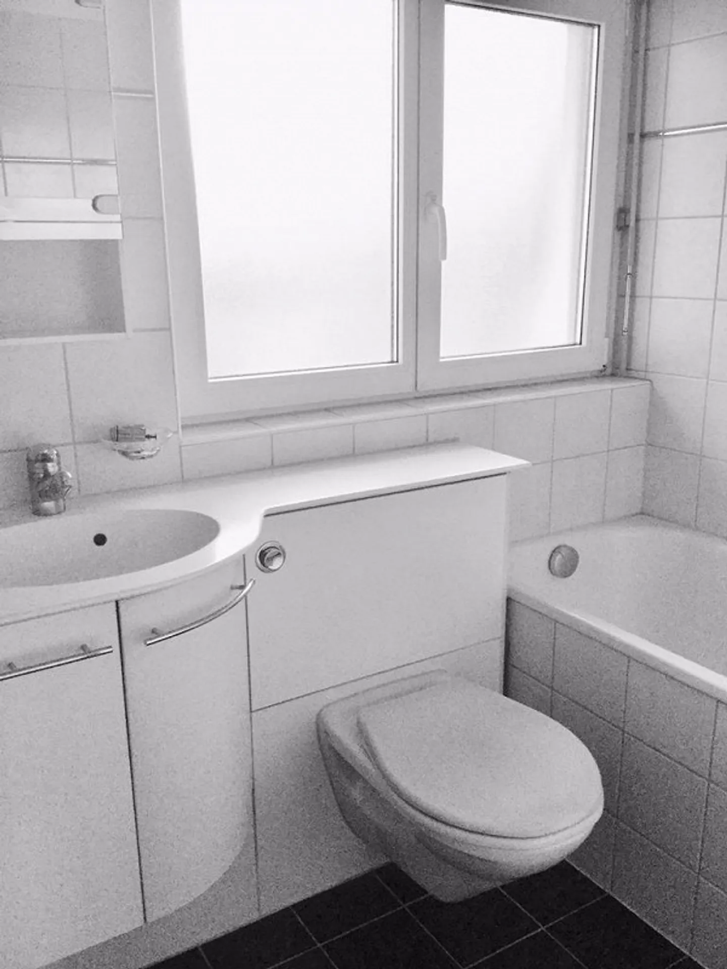 Appartamento moderno con 3 stanze e balcone cerca inquilino! - Foto 4 di 9