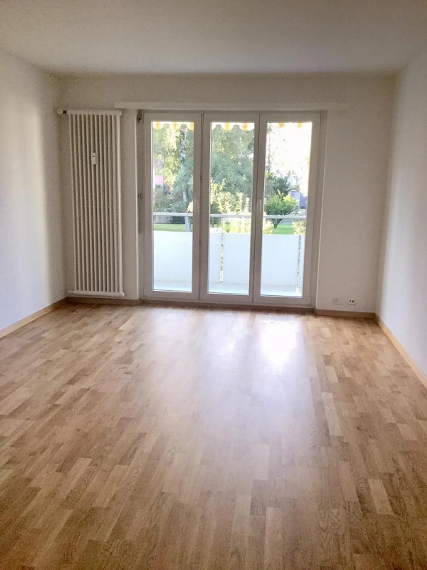 Appartamento moderno con 3 stanze e balcone cerca inquilino! - Foto 5 di 9