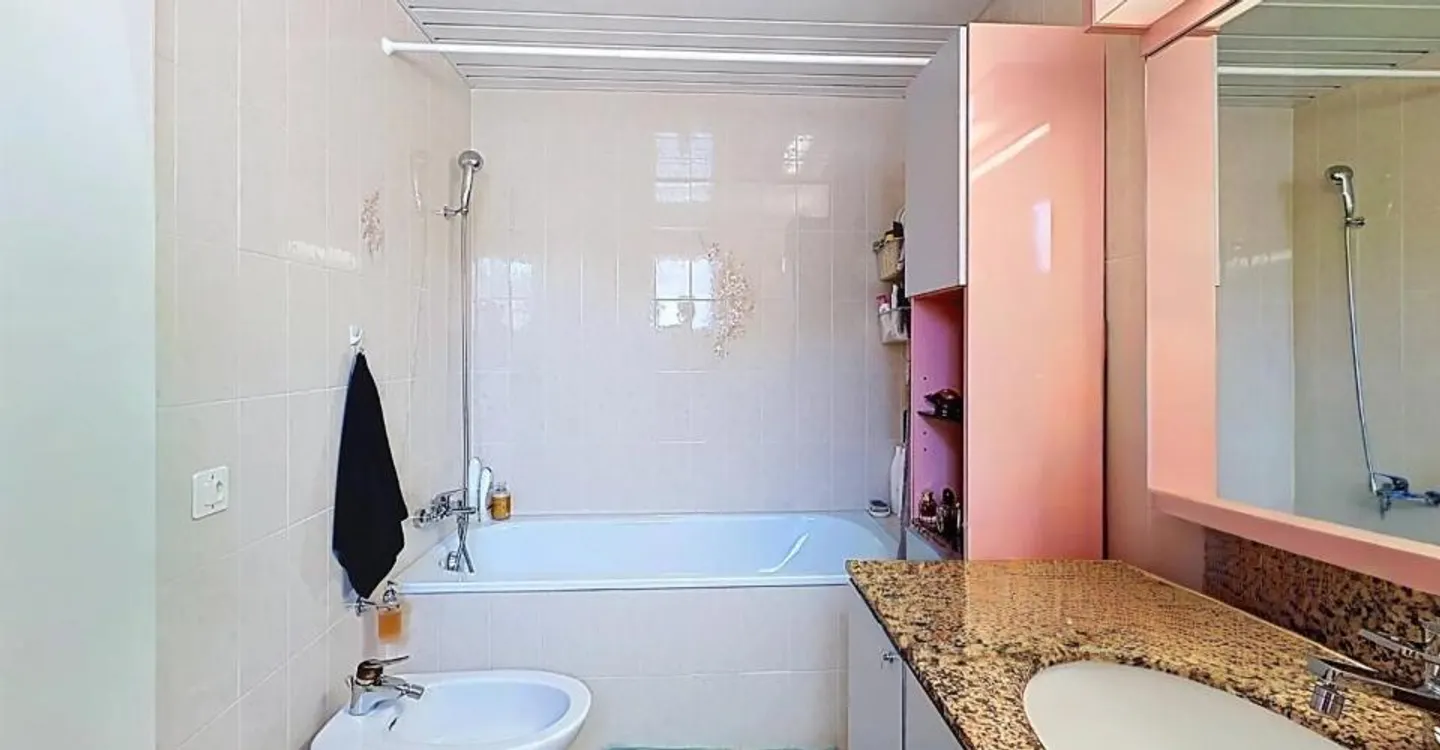 Family house with 5-6 rooms away from any nuisance - Photo 7 of 11
