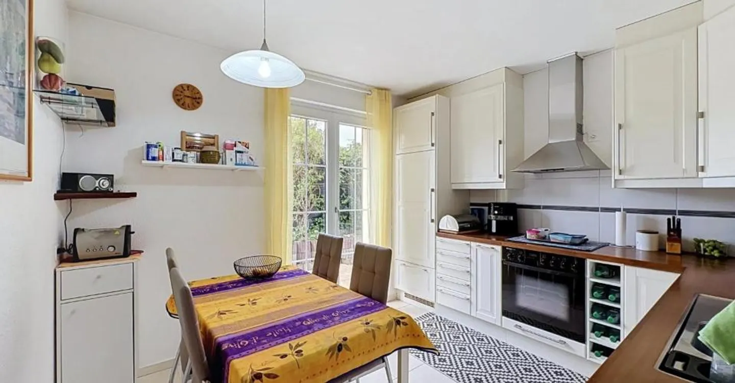 Family house with 5-6 rooms away from any nuisance - Photo 8 of 11
