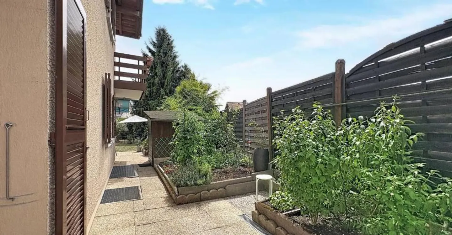 Family house with 5-6 rooms away from any nuisance - Photo 10 of 11