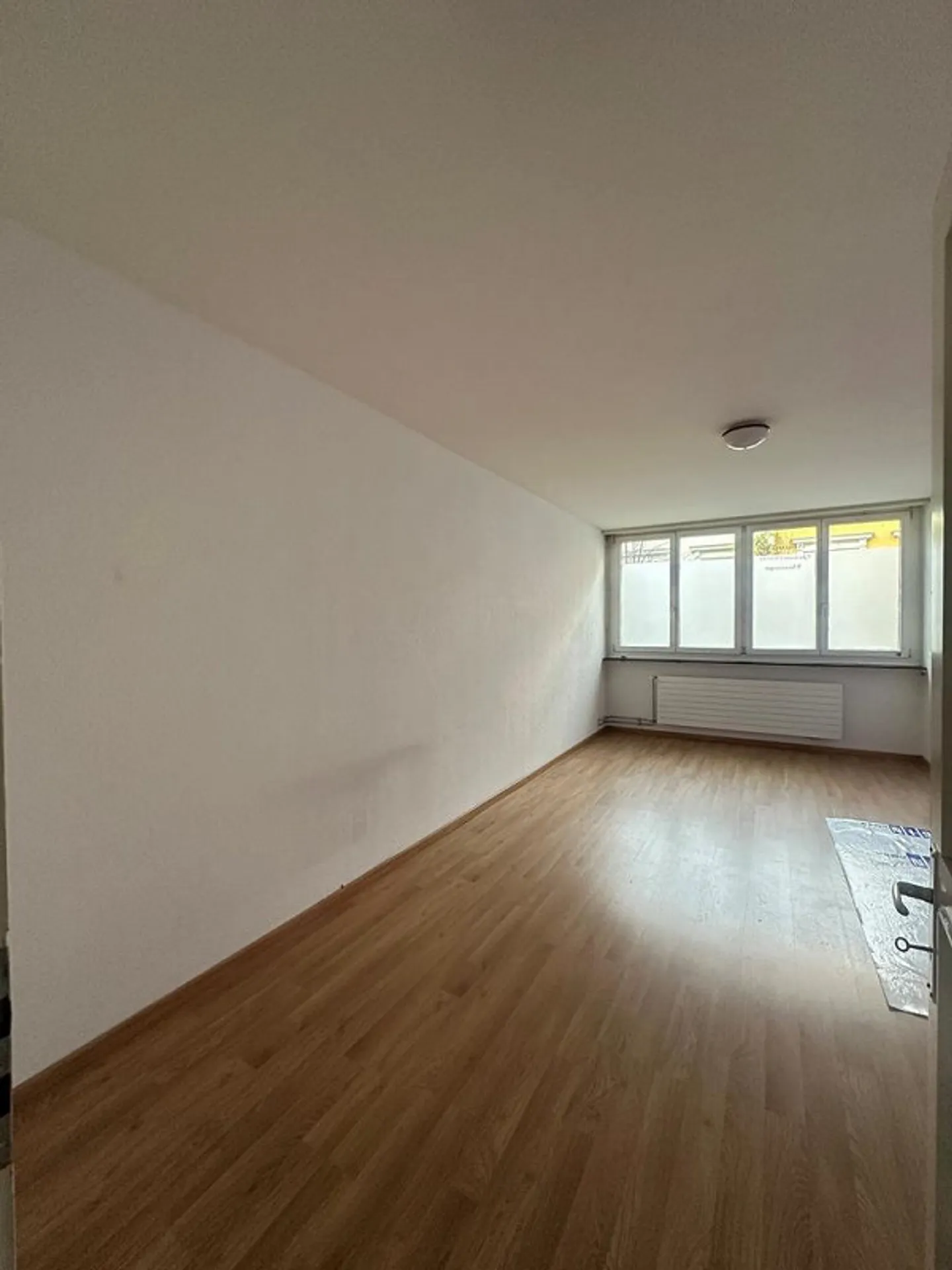 Lavori in una posizione attraente - Foto 4 di 5