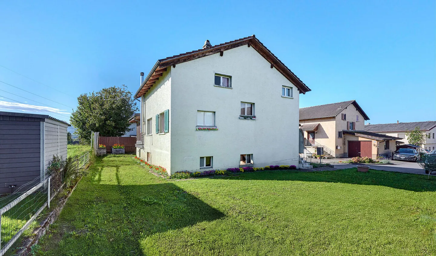 Charmantes Haus mit Renovierungspotenzial - Foto 1 von 7