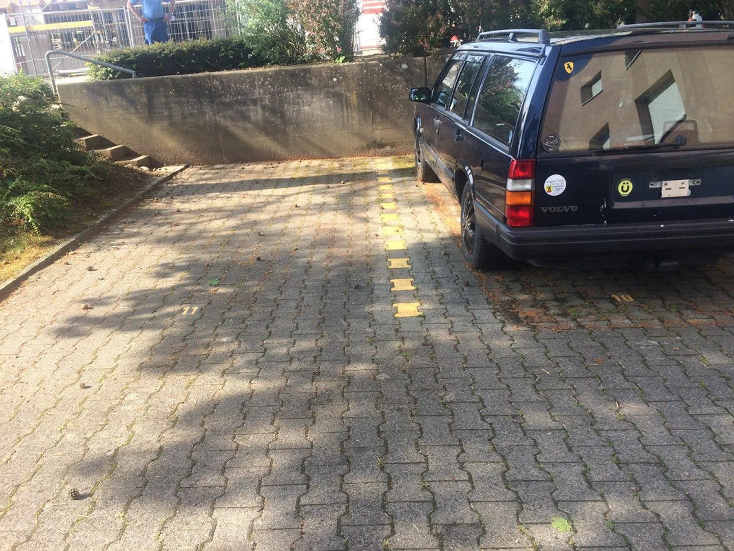 Place de parking extérieur à louer - Photo 1 sur 2