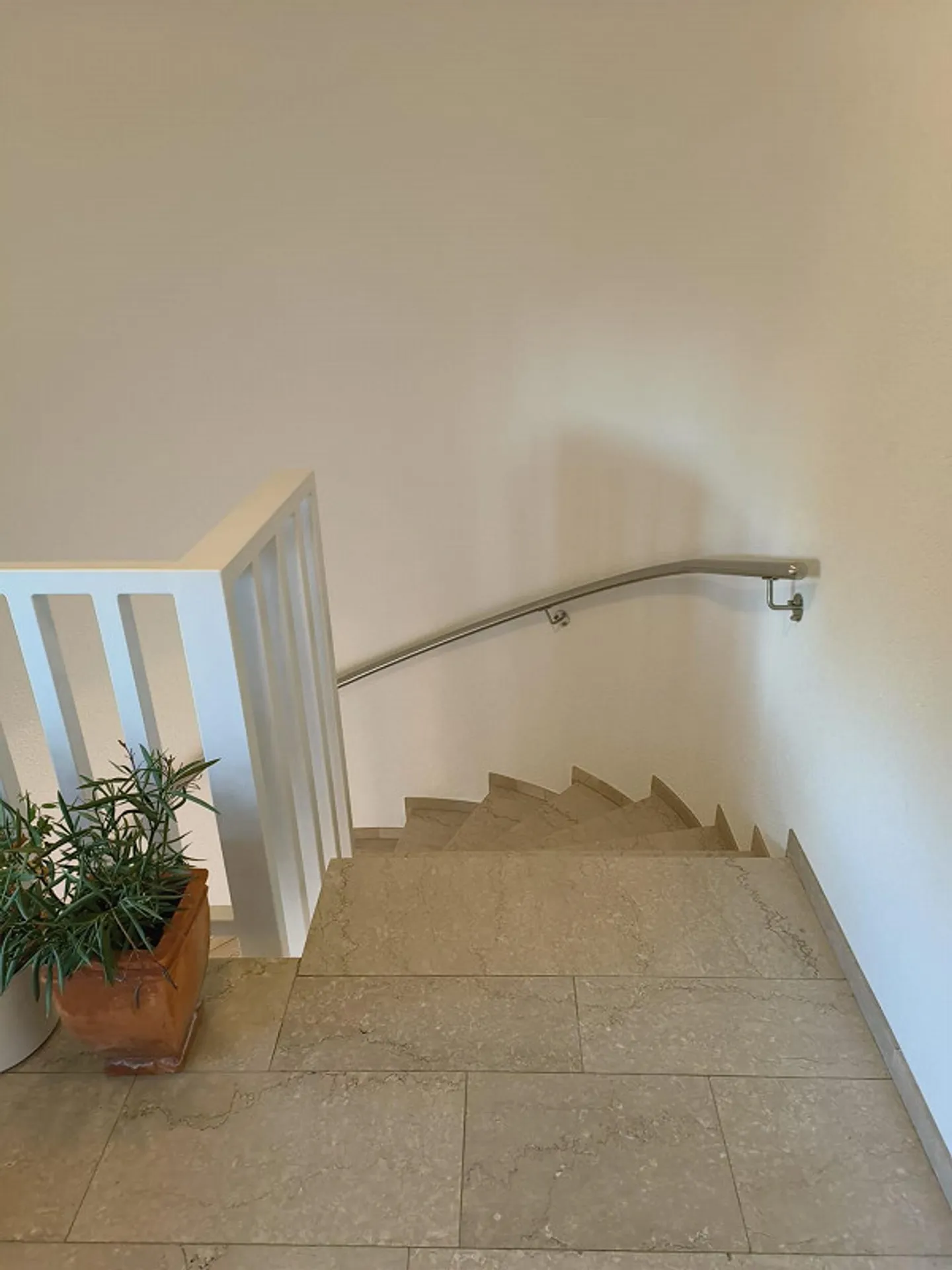 3.5-Room Attic Apartment in Quiet Location of Riehen - Photo 11 of 12