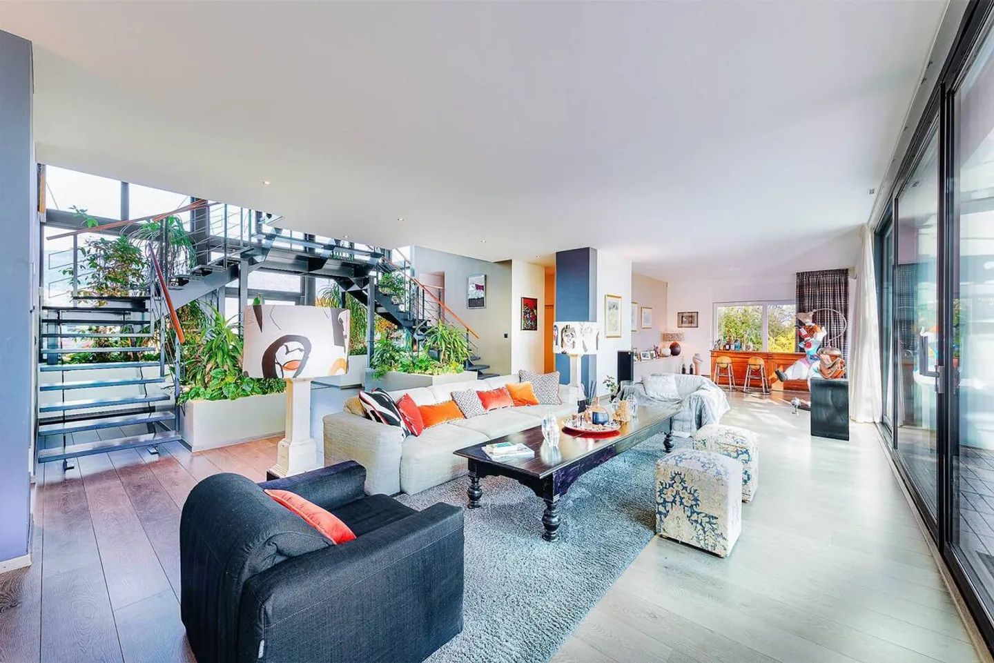 Casa contemporanea con piscina e vista panoramica sulle Alpi e sul lago - Foto 4 di 13