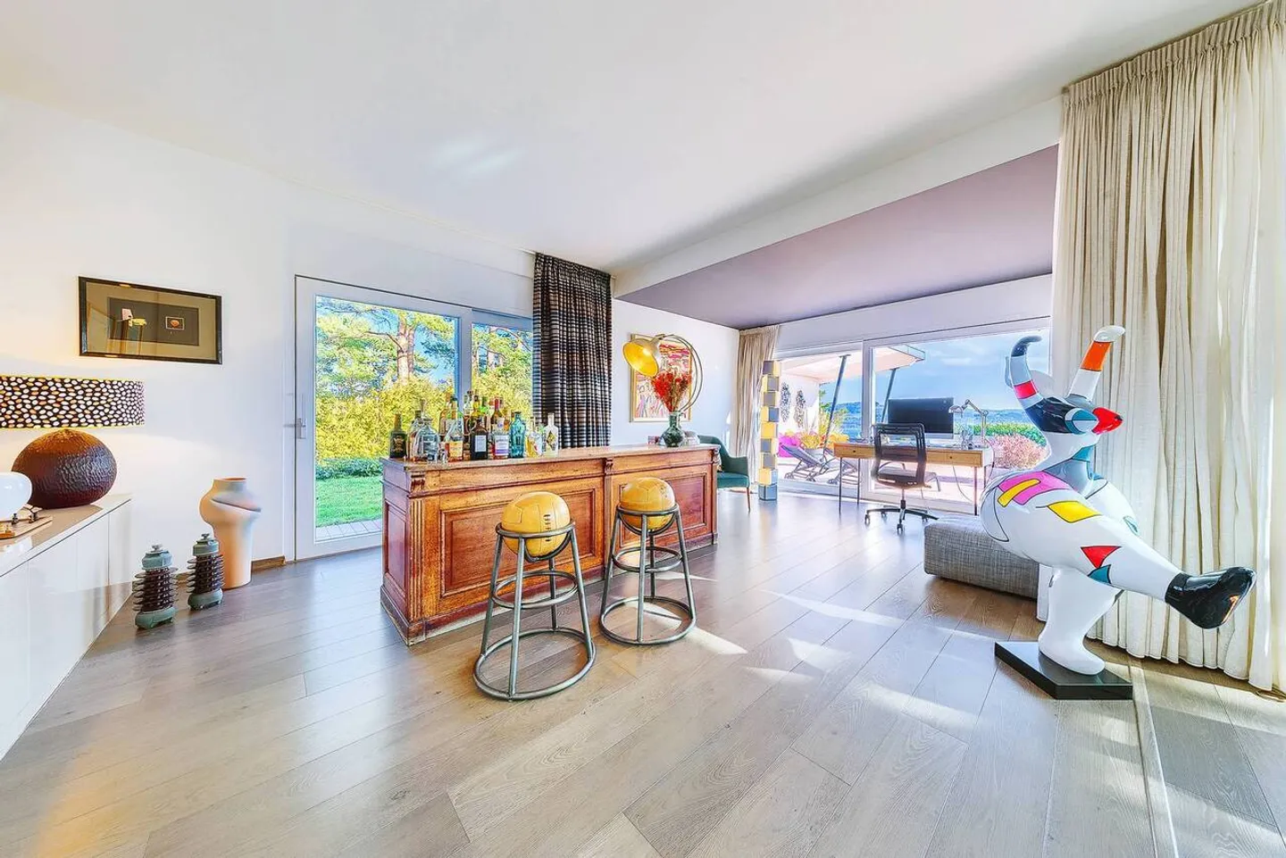 Casa contemporanea con piscina e vista panoramica sulle Alpi e sul lago - Foto 5 di 13
