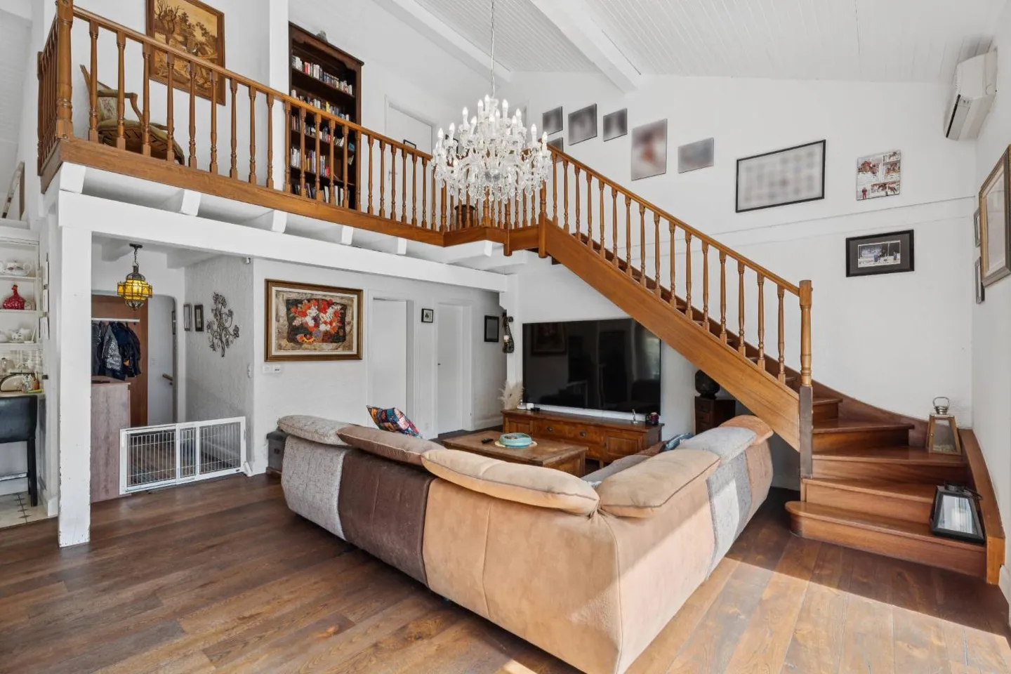 Villa 8 camere con appartamento indipendente e piscina riscaldata - Foto 1 di 13